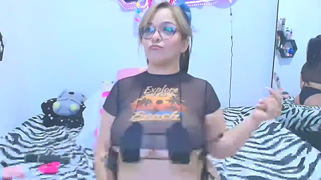 Snapshot of Veronica_Milf1 chatting on 11.26.25 Veronica Milf1 online show from 11.26.25