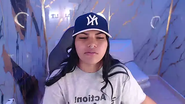Snapshot of melany_rouse18 chatting on 09.15.25 melany rouse18 online show from 09.15.25