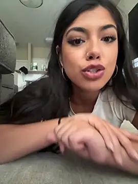 TheCrimsonBlairDarling online show from 10.08.25