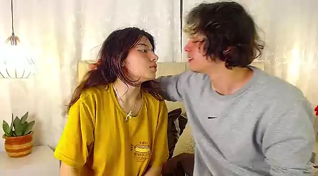 Snapshot of fyreandfox_ chatting on 03.10.25 fyreandfox  online show from 03.10.25