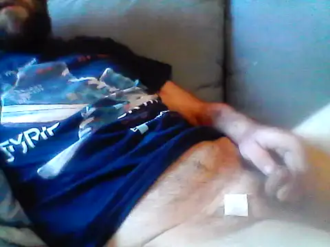 Snapshot of Andre35w chatting on 12.18.25 Andre35w online show from 12.18.25