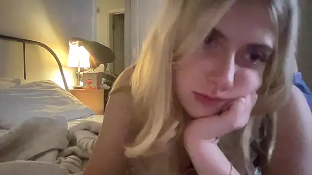Snapshot of sinfulblonde1 chatting on 02.15.25 sinfulblonde1 online show from 02.15.25