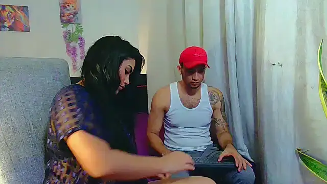 Snapshot of Reina_paola chatting on 09.18.25 Reina paola online show from 09.18.25