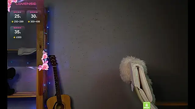 Snapshot of Foxy-Flame chatting on 03.05.25 Foxy-Flame online show from 03.05.25