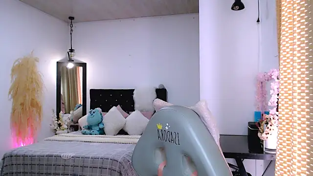 nilam valker online show from 02.15.25