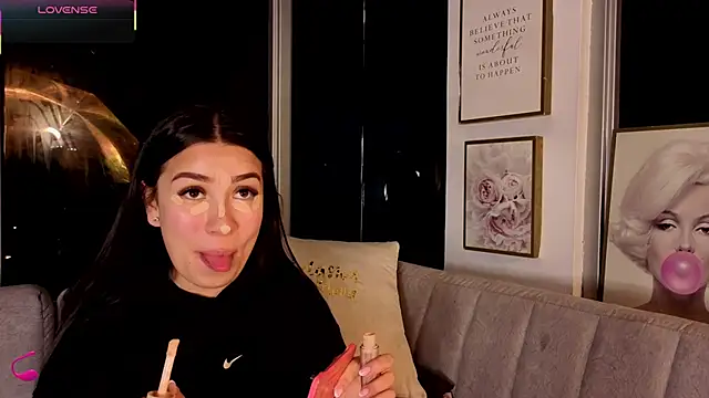 Ivanna West online show from 12.18.25