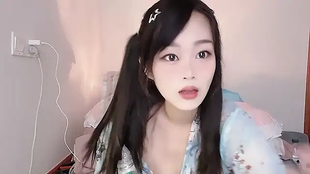 Snapshot of yueyue2003 chatting on 03.03.25 yueyue2003 online show from 03.03.25