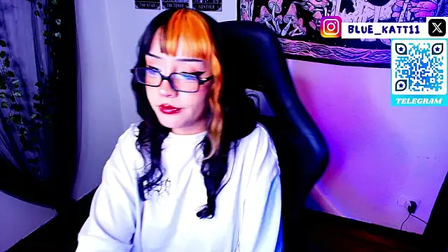 Snapshot of blue_katt chatting on 06.23.26 blue katt online show from 06.23.26