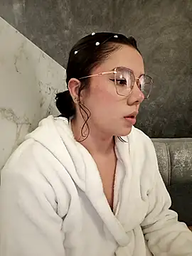 Snapshot of EmmaSulivan chatting on 02.22.25 EmmaSulivan online show from 02.22.25