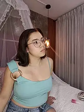 Snapshot of EmmaSulivan chatting on 03.03.25 EmmaSulivan online show from 03.03.25