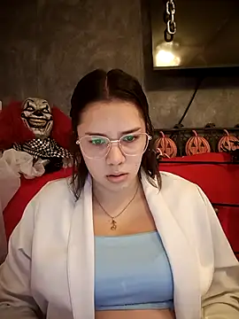 Snapshot of EmmaSulivan chatting on 10.10.25 EmmaSulivan online show from 10.10.25