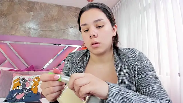 EmmaSulivan online show from 11.13.25