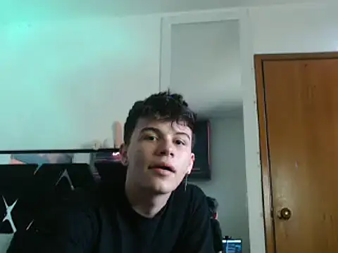Snapshot of Smith_boy_25 chatting on 02.21.25 Smith boy 25 online show from 02.21.25