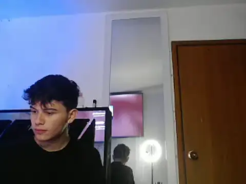 Snapshot of Smith_boy_25 chatting on 02.22.25 Smith boy 25 online show from 02.22.25