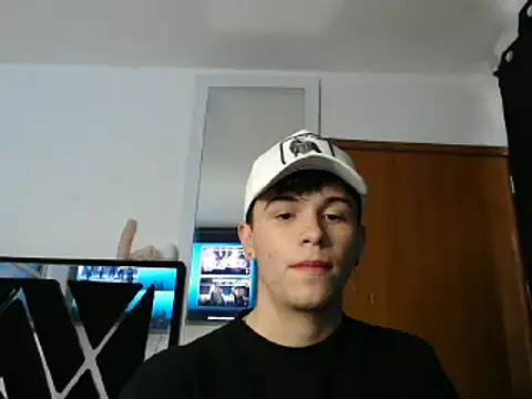 Snapshot of Smith_boy_25 chatting on 03.02.25 Smith boy 25 online show from 03.02.25