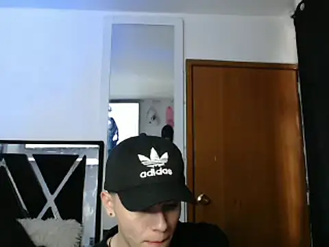 Snapshot of Smith_boy_25 chatting on 03.10.25 Smith boy 25 online show from 03.10.25