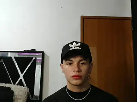 Snapshot of Smith_boy_25 chatting on 03.13.25 Smith boy 25 online show from 03.13.25