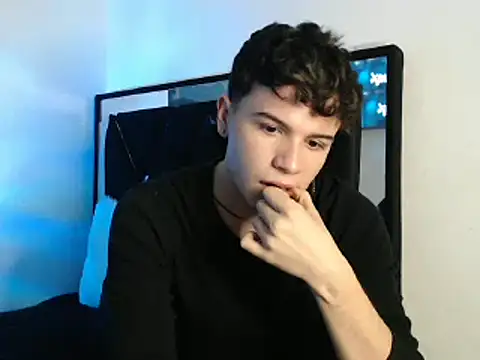 Snapshot of Smith_boy_25 chatting on 03.15.25 Smith boy 25 online show from 03.15.25