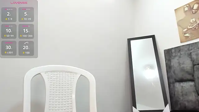 Snapshot of Chloe_diamondss chatting on 03.20.25 Chloe diamondss online show from 03.20.25