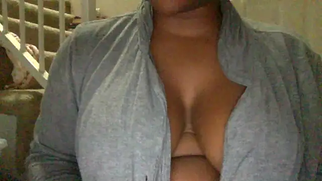 Snapshot of icedcoffeex chatting on 12.16.25 icedcoffeex online show from 12.16.25