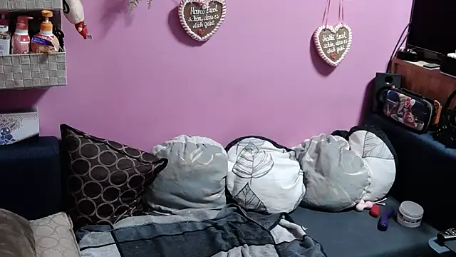 Snapshot of sexymelli18 chatting on 03.01.25 sexymelli18 online show from 03.01.25