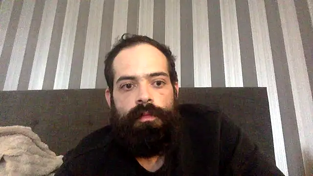 Snapshot of guccititi chatting on 09.26.25 guccititi online show from 09.26.25