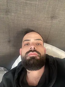 Snapshot of guccititi chatting on 10.24.25 guccititi online show from 10.24.25