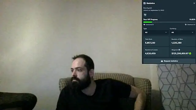 Snapshot of guccititi chatting on 11.27.25 guccititi online show from 11.27.25