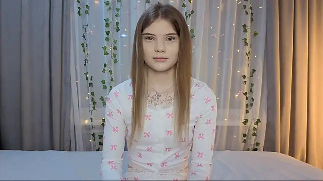 CarolinePepper online show from 04.04.26