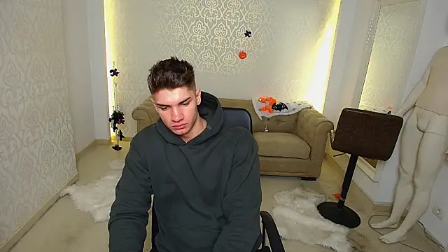 MaxKaiden online show from 10.28.25