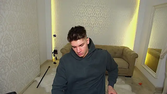 MaxKaiden online show from 11.08.25