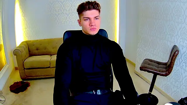 Snapshot of MaxKaiden chatting on 02.22.26 MaxKaiden online show from 02.22.26