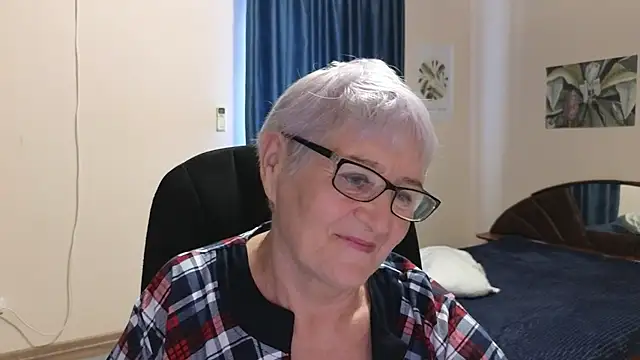 Sandra Snowflake online show from 09.24.25