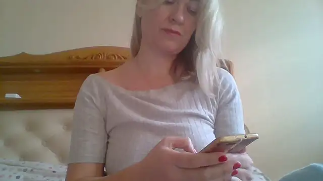 Snapshot of Mary888x chatting on 02.24.25 Mary888x online show from 02.24.25