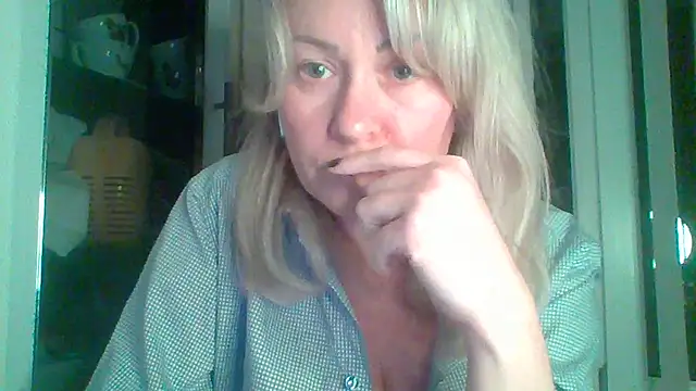 Snapshot of Mary888x chatting on 02.25.25 Mary888x online show from 02.25.25