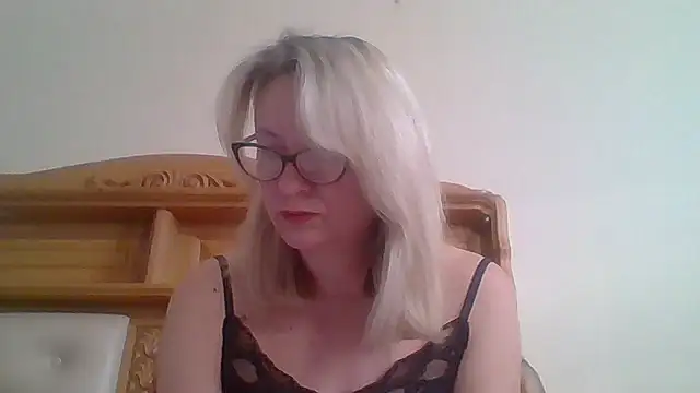 Snapshot of Mary888x chatting on 02.26.25 Mary888x online show from 02.26.25