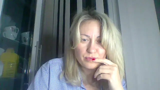 Snapshot of Mary888x chatting on 03.01.25 Mary888x online show from 03.01.25