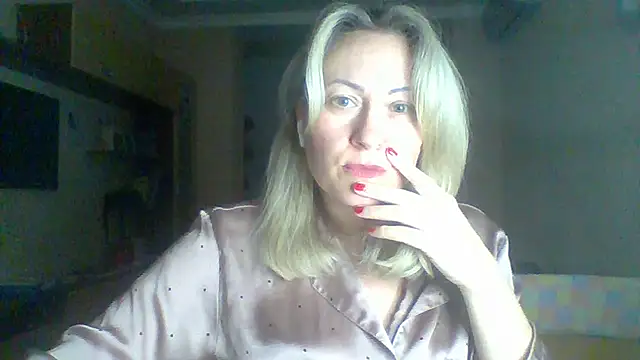 Snapshot of Mary888x chatting on 03.02.25 Mary888x online show from 03.02.25