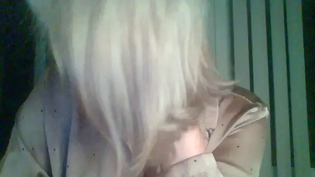 Snapshot of Mary888x chatting on 03.16.25 Mary888x online show from 03.16.25