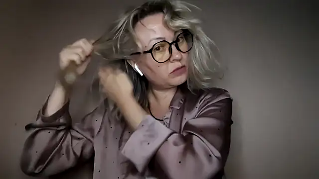 Snapshot of Mary888x chatting on 09.26.25 Mary888x online show from 09.26.25