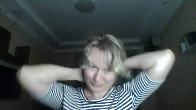 Snapshot of Mary888x chatting on 10.04.25 Mary888x online show from 10.04.25