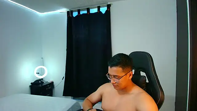 Snapshot of Yeicolevit chatting on 09.21.25 Yeicolevit online show from 09.21.25