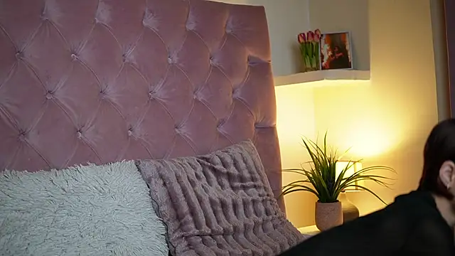 MaiaMini online show from 11.15.25