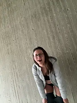 Snapshot of AvaFlowers6 chatting on 11.09.25 AvaFlowers6 online show from 11.09.25