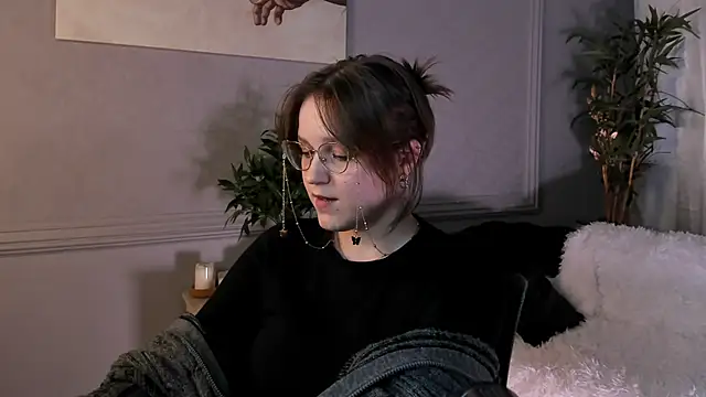 Rada Woods online show from 03.12.25