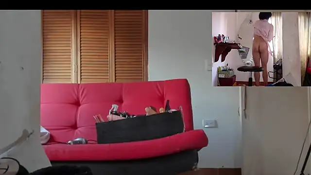 Snapshot of afroditacute15 chatting on 09.29.25 afroditacute15 online show from 09.29.25