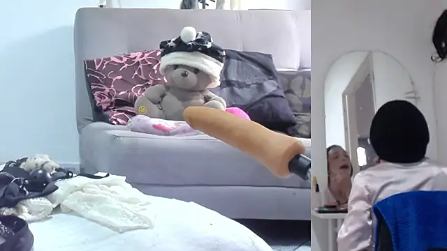 Snapshot of afroditacute15 chatting on 11.16.25 afroditacute15 online show from 11.16.25