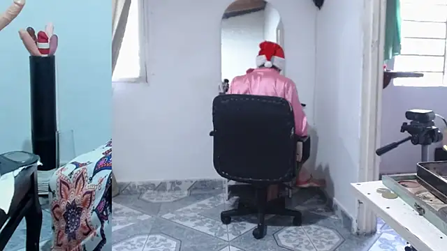 Snapshot of afroditacute15 chatting on 11.22.25 afroditacute15 online show from 11.22.25