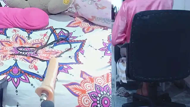 Snapshot of afroditacute15 chatting on 11.24.25 afroditacute15 online show from 11.24.25