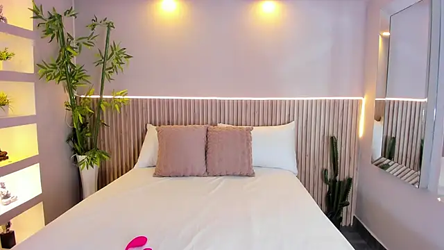 Snapshot of GeorginaReyes chatting on 10.06.25 GeorginaReyes online show from 10.06.25